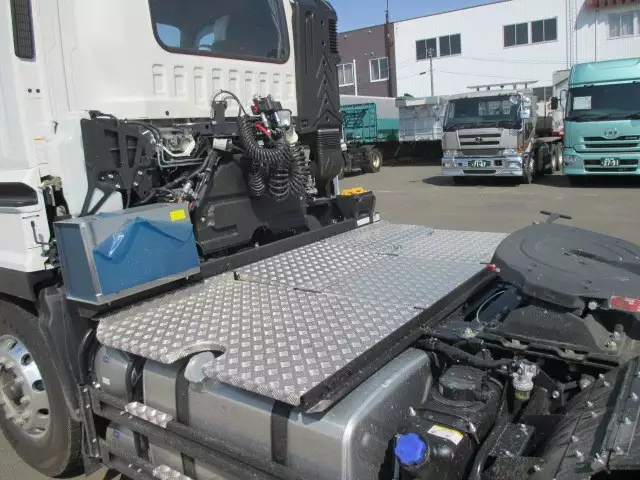 平成30年04月中古大型トラクタヘッドいすゞギガの画像9