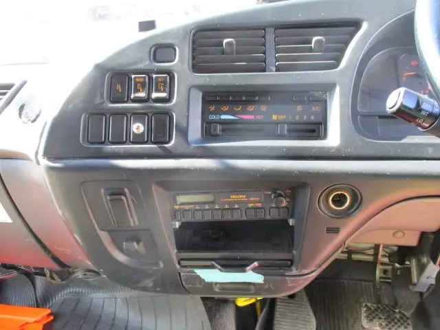 平成12年09月中古中型いすゞフォワードの画像38