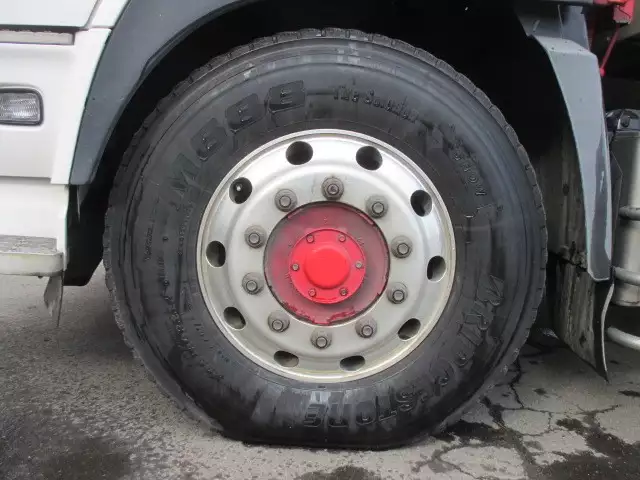 平成22年10月中古大型冷凍バン・ウィング日産UDクオンの画像13