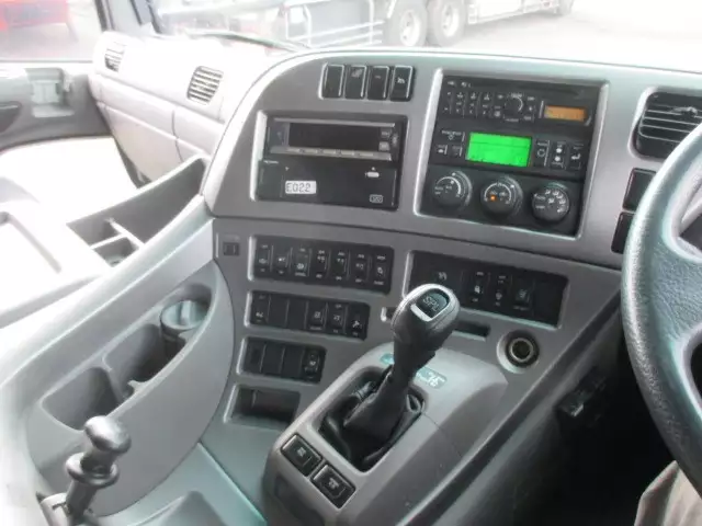 平成22年10月中古大型冷凍バン・ウィング日産UDクオンの画像46