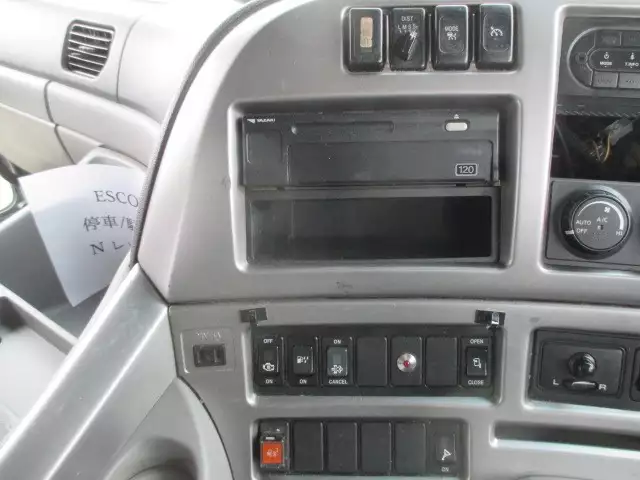 平成28年10月中古大型トラクタヘッド日産UDUDトラックスの画像34