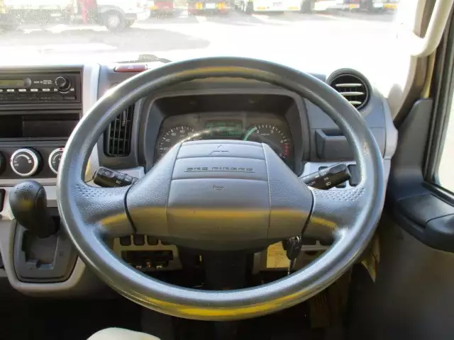 平成25年11月中古小型三菱ふそう三菱の画像24