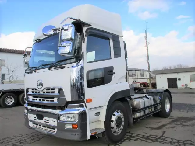 平成28年11月中古大型トラクタヘッド日産UDクオンの画像1