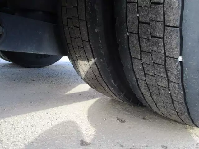 平成28年11月中古大型トラクタヘッド日産UDクオンの画像12