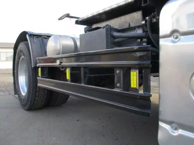 平成28年11月中古大型トラクタヘッド日産UDクオンの画像13