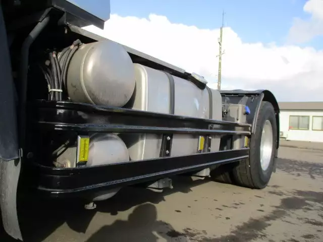 平成28年11月中古大型トラクタヘッド日産UDクオンの画像18