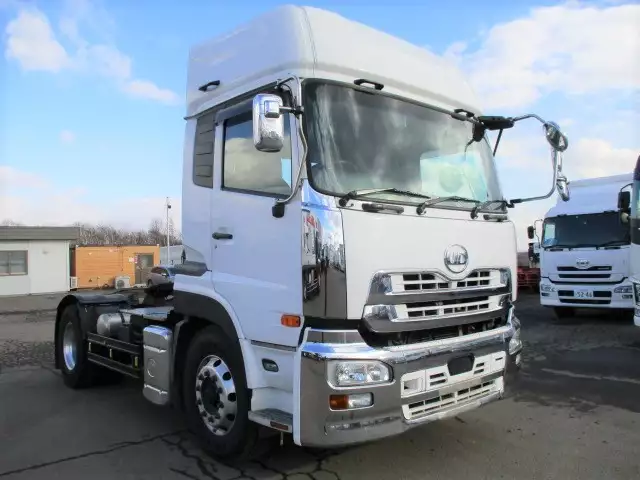 平成28年11月中古大型トラクタヘッド日産UDクオンの画像3