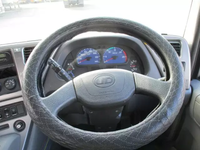 平成28年11月中古大型トラクタヘッド日産UDクオンの画像25