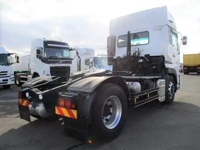 平成28年11月中古大型トラクタヘッド日産UDクオンの画像5