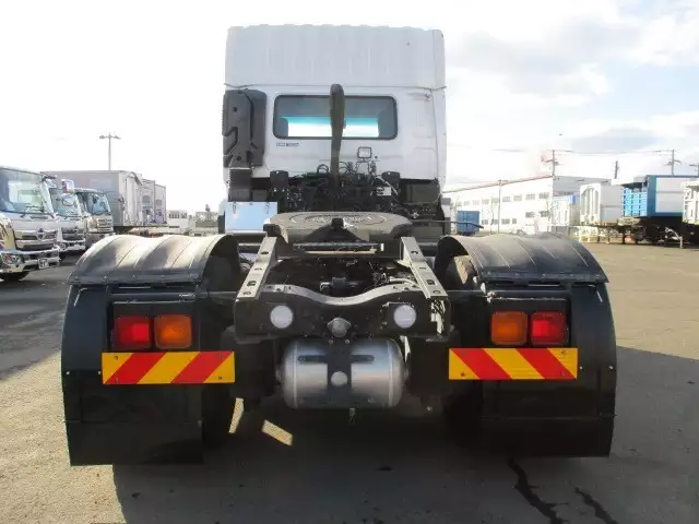 平成28年11月中古大型トラクタヘッド日産UDクオンの画像6