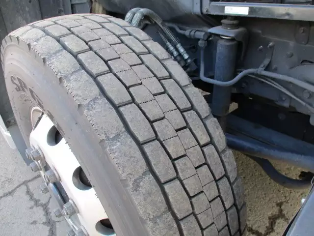 平成28年11月中古大型トラクタヘッド日産UDクオンの画像9