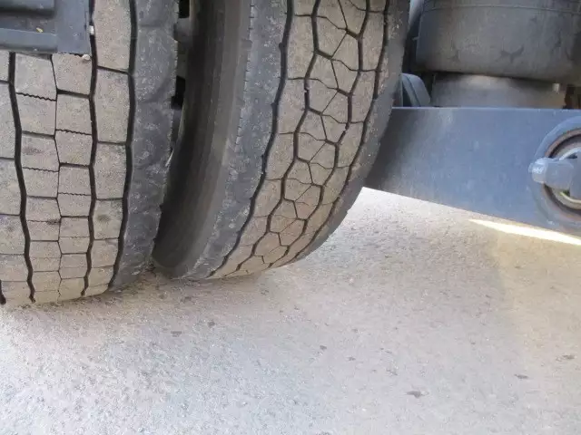 平成28年11月中古大型トラクタヘッド日産UDクオンの画像10