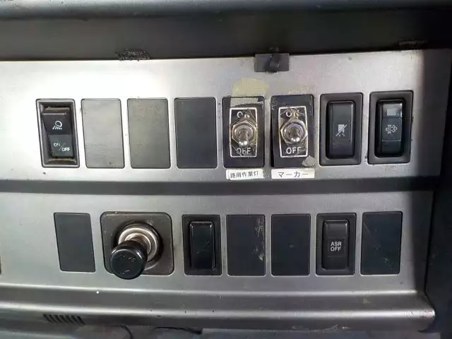 平成18年08月中古大型トラクタヘッド日野プロフィアの画像36