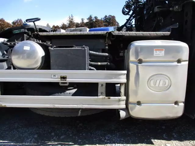 平成27年05月中古大型トラクタヘッド日産UDUDトラックスの画像12