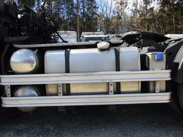 平成27年05月中古大型トラクタヘッド日産UDUDトラックスの画像19