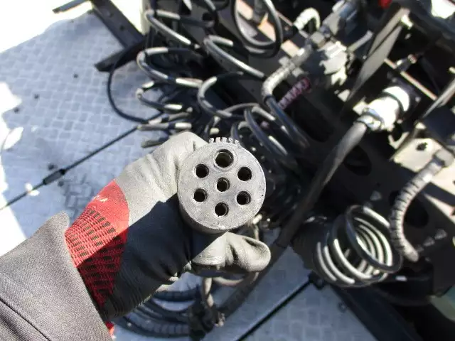 平成27年05月中古大型トラクタヘッド日産UDUDトラックスの画像21