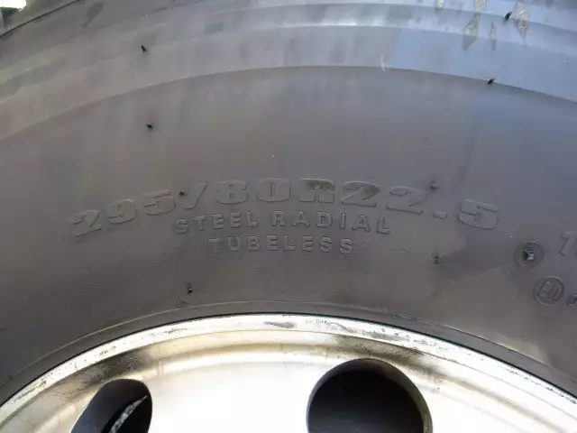 平成27年05月中古大型トラクタヘッド日産UDUDトラックスの画像24