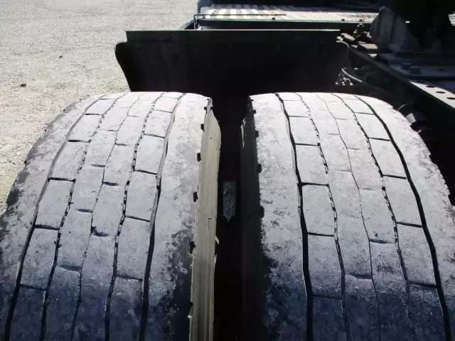 平成27年05月中古大型トラクタヘッド日産UDUDトラックスの画像32