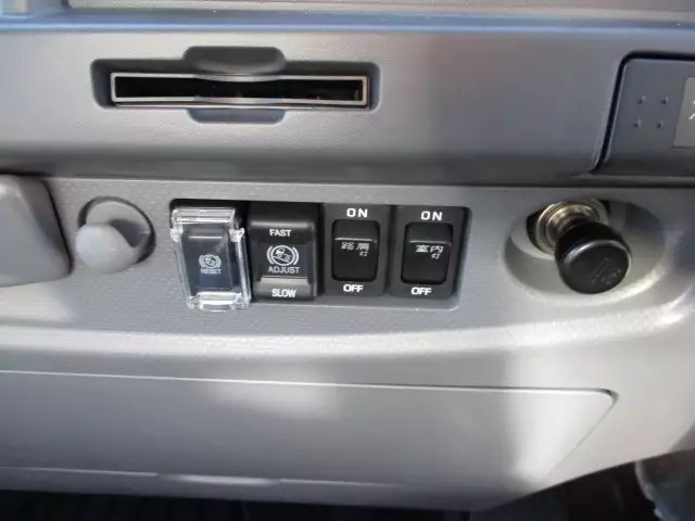 令和02年09月中古中型冷凍バン・ウィングいすゞいすゞの画像33