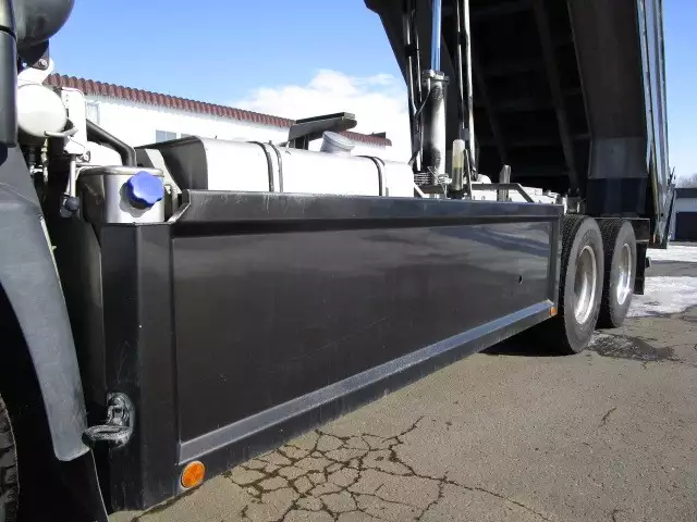 平成26年12月中古大型日産UDUDトラックスの画像16