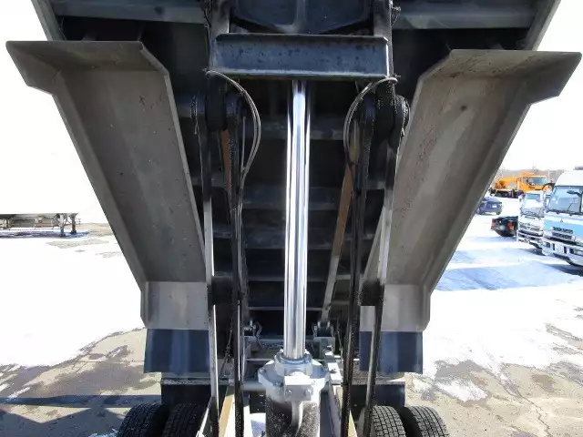 平成26年12月中古大型日産UDUDトラックスの画像24