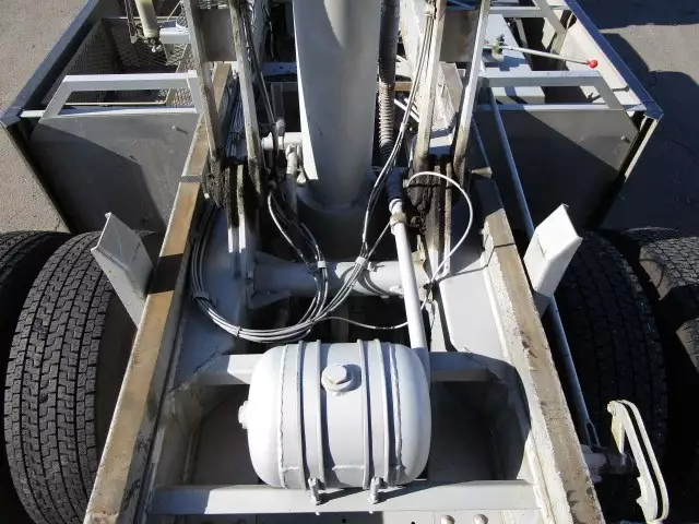 平成26年12月中古大型日産UDUDトラックスの画像28