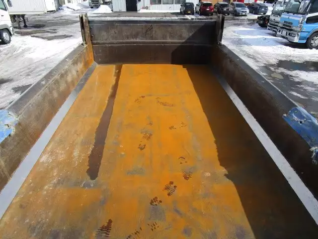 平成26年12月中古大型日産UDUDトラックスの画像37