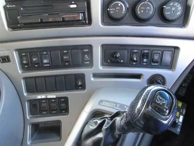 平成26年12月中古大型日産UDUDトラックスの画像54