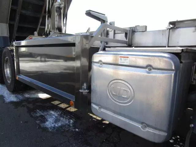 平成26年12月中古大型日産UDUDトラックスの画像7