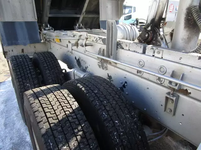 平成26年12月中古大型日産UDUDトラックスの画像10