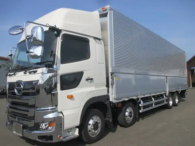 【車検付】日野　4軸低床アルミウイング　寒冷地仕様‼　ハイルーフ　MT7速　380馬力　積載：13,900kgの画像1