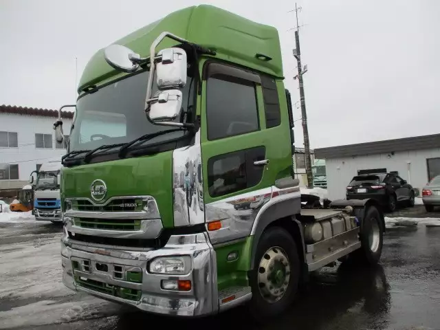 平成24年05月中古大型トラクタヘッド日産UDクオンの画像1