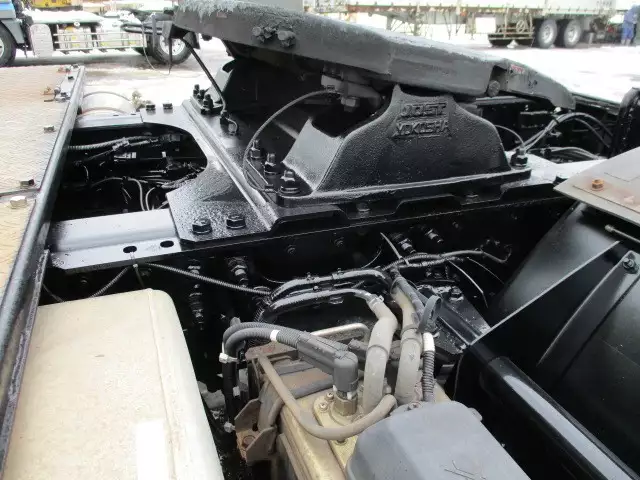 平成24年05月中古大型トラクタヘッド日産UDクオンの画像11
