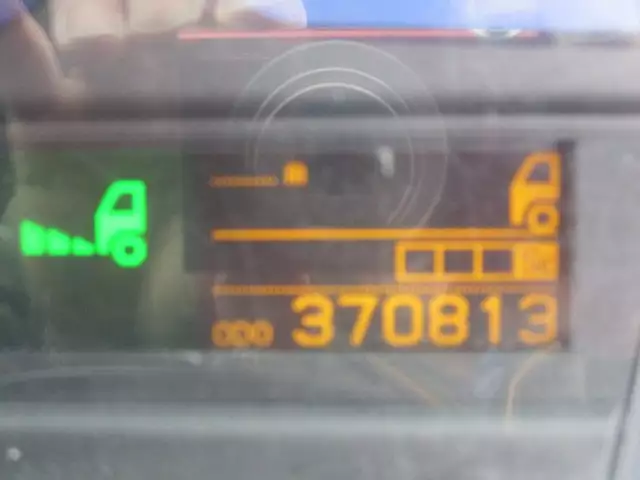 平成24年05月中古大型トラクタヘッド日産UDクオンの画像14