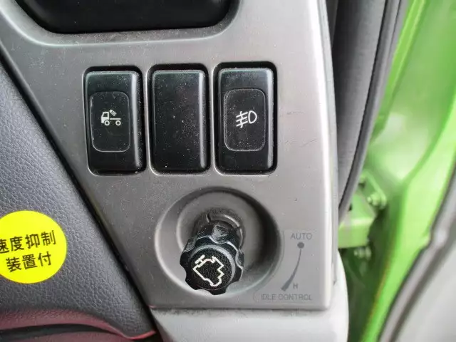 平成24年05月中古大型トラクタヘッド日産UDクオンの画像17