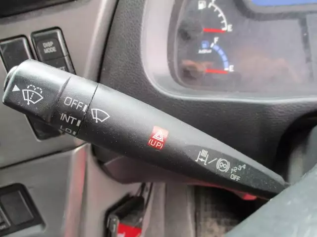 平成24年05月中古大型トラクタヘッド日産UDクオンの画像19