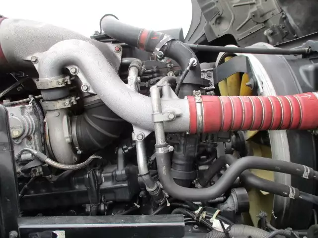 平成24年05月中古大型トラクタヘッド日産UDクオンの画像25