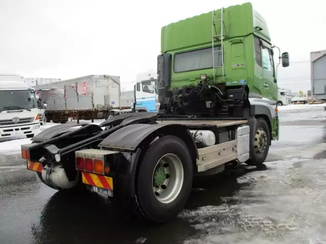 平成24年05月中古大型トラクタヘッド日産UDクオンの画像4