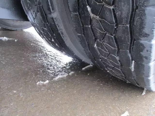 平成24年05月中古大型トラクタヘッド日産UDクオンの画像32