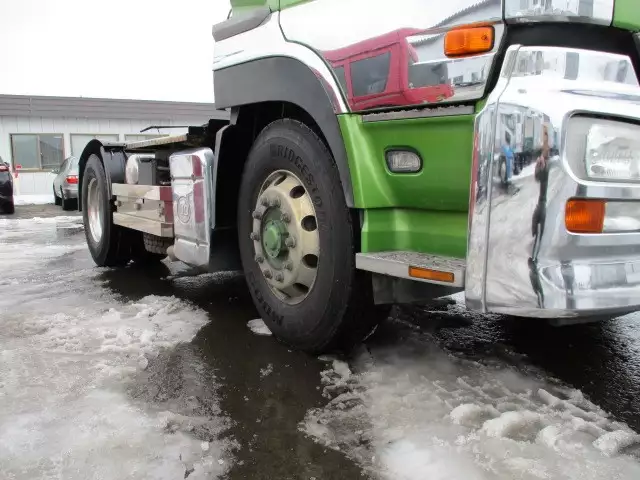 平成24年05月中古大型トラクタヘッド日産UDクオンの画像7