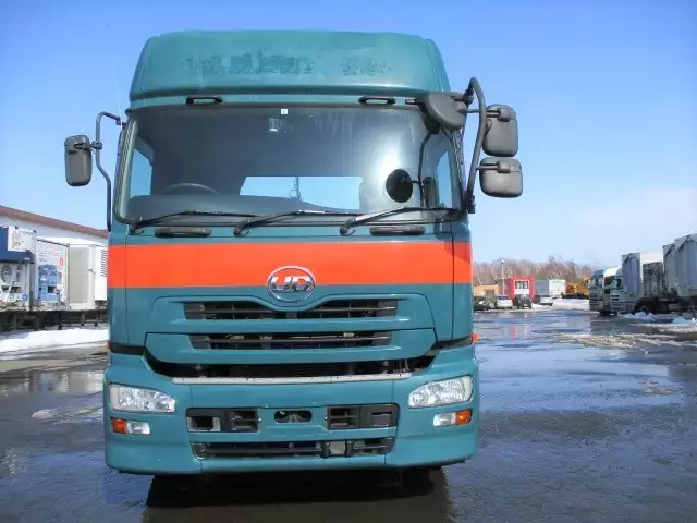 平成25年12月中古大型トラクタヘッド日産UDUDトラックスの画像2