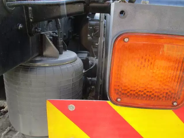 平成25年12月中古大型トラクタヘッド日産UDUDトラックスの画像17