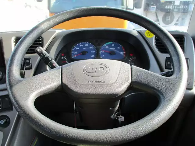 平成25年12月中古大型トラクタヘッド日産UDUDトラックスの画像20