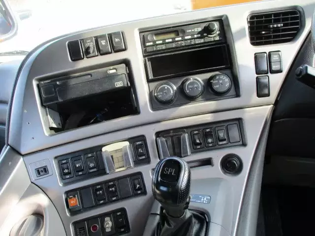 平成25年12月中古大型トラクタヘッド日産UDUDトラックスの画像25