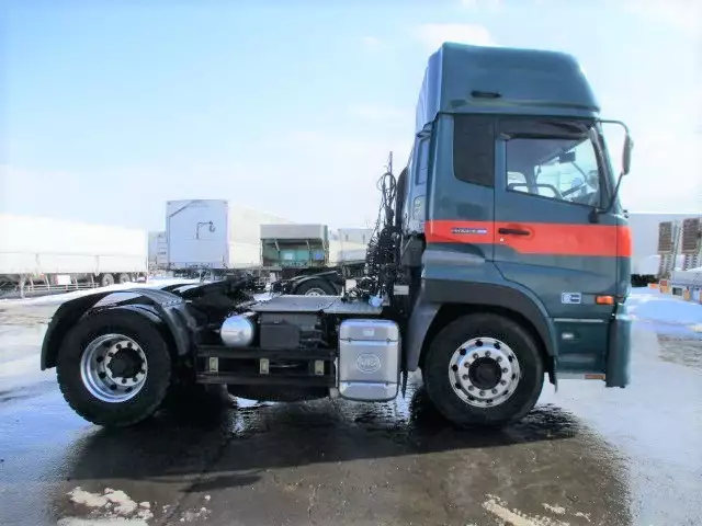 平成25年12月中古大型トラクタヘッド日産UDUDトラックスの画像4