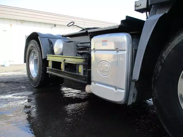 平成25年12月中古大型トラクタヘッド日産UDUDトラックスの画像9