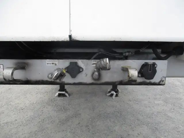 車検付：令和7年7月30日　平成27年 東邦40FT3軸コンテナシャシ（スーパーシングル エアサス）+冷凍コンテナSET　積載：29,900㎏　第五輪：11,030㎏以上　エアサスの画像9