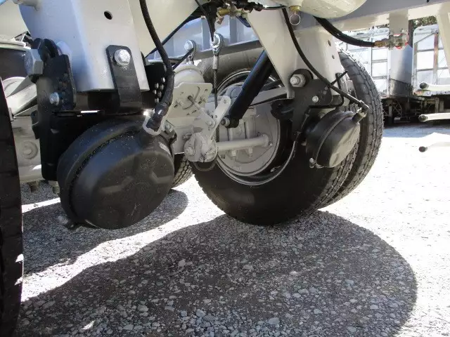 未使用車　40FT3軸コンテナシャシ　リフトアクスル　積載30,480㎏の画像18