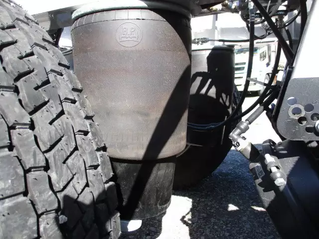 未使用車　40FT3軸コンテナシャシ　リフトアクスル　積載30,480㎏の画像20