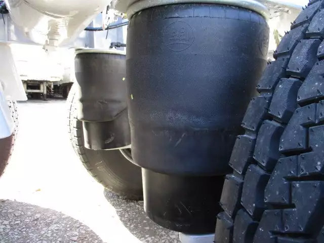 未使用車　40FT3軸コンテナシャシ　リフトアクスル　積載30,480㎏の画像29